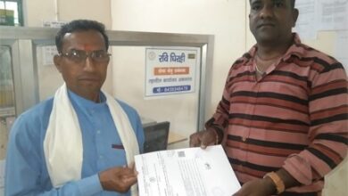 सेवा संकल्प अभियान: सेवा की कहानी : बेटियों की पढ़ाई की राह हुई आसान, सेवा सेतु केन्द्र से रामप्रसाद को समय पर मिला आय प्रमाण पत्र सेवा संकल्प अभियान: सेवा की कहानी : बेटियों की पढ़ाई की राह हुई आसान, सेवा सेतु केन्द्र से रामप्रसाद को समय पर मिला आय प्रमाण पत्र