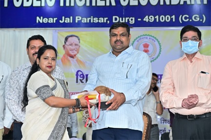 शिक्षकों का समर्पण प्रदेश की शिक्षा व्यवस्था को बना रहा सशक्त- शिक्षा मंत्री गजेन्द्र यादव शिक्षकों का समर्पण प्रदेश की शिक्षा व्यवस्था को बना रहा सशक्त- शिक्षा मंत्री गजेन्द्र यादव