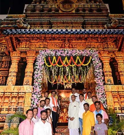 नवरात्रि पर उप मुख्यमंत्री विजय शर्मा ने पिपरिया में विभिन्न दुर्गा उत्सव समितियों के पंडालों में पहुंचकर की पूजा-अर्चना