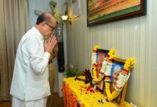 राज्यपाल रमेन डेका ने महात्मा गांधी एवं लाल बहादुर शास्त्री को श्रद्धा सुमन अर्पित किए
