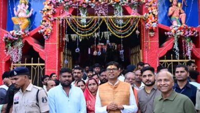 वित्त मंत्री ओ.पी. चौधरी ने माँ चंद्रहासिनी देवी के दर्शन कर प्रदेशवासियों की सुख-समृद्धि और खुशहाली की कामना की