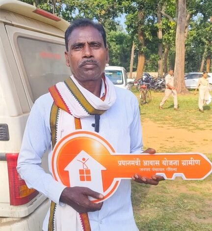 मिट्टी की दीवारों से पक्के आशियाने तक: राजा राम के वर्षों पुराने सपने को प्रधानमंत्री आवास योजना ने दिया आकार