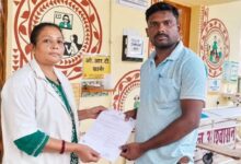 1076 बनी उम्मीद की डोर : हेल्पलाइन की त्वरित पहल से सुरेश सारथी की बेटी को मिला जन्म प्रमाण पत्र