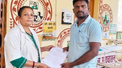 1076 बनी उम्मीद की डोर : हेल्पलाइन की त्वरित पहल से सुरेश सारथी की बेटी को मिला जन्म प्रमाण पत्र