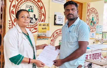 1076 बनी उम्मीद की डोर : हेल्पलाइन की त्वरित पहल से सुरेश सारथी की बेटी को मिला जन्म प्रमाण पत्र