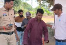 छह दिन से भूखा बैठा दिव्यांग… प्रशासन ने दिखाई ताकत!